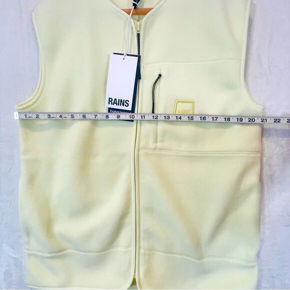 Rains Fleece Vest Straw Yellow Sleeveless Pockets Jacket Liner NWT NEW Medium - Picture 11 of 16